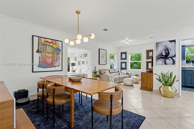 Building Photo - 818 NW 29th Ct