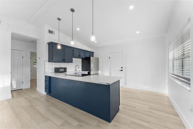 Building Photo - 2112 Ranchita Trail