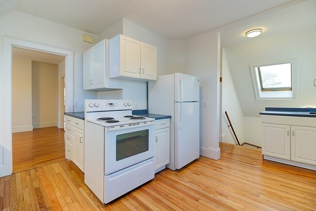 Building Photo - 430 N Main St