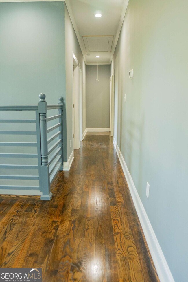 Building Photo - 1433 Merriman Ln NE