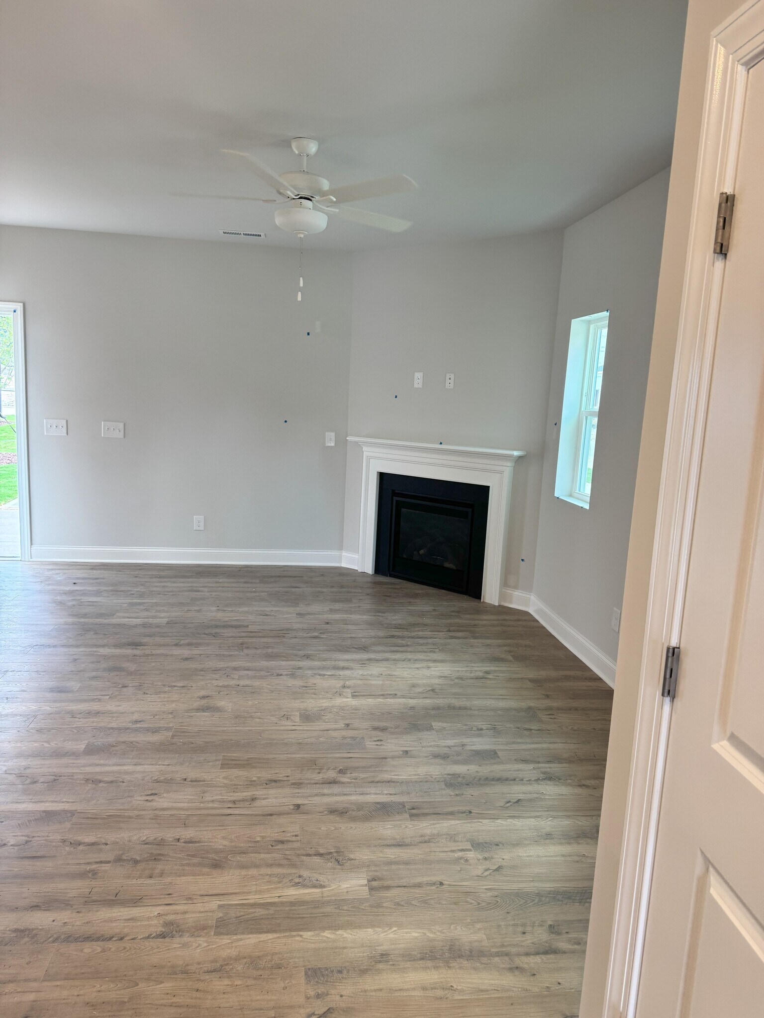 Living Room Fire place - 833 Portland Rose Dr
