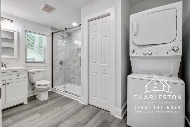 Building Photo - 816 E Estates Blvd