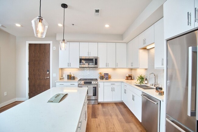 Building Photo - Condo in the Heart of Downtown Durham | Private Terrace + Amenities