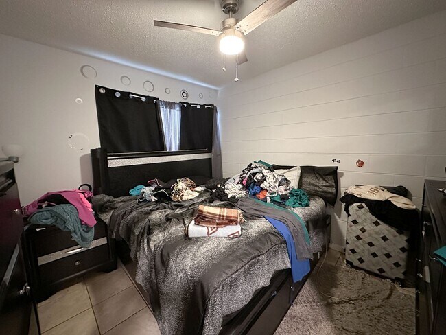 Building Photo - 422 SE 8th St