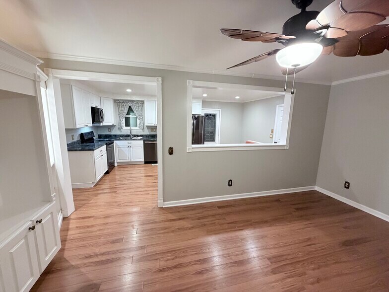 Building Photo - 217 Ridgecrest Way