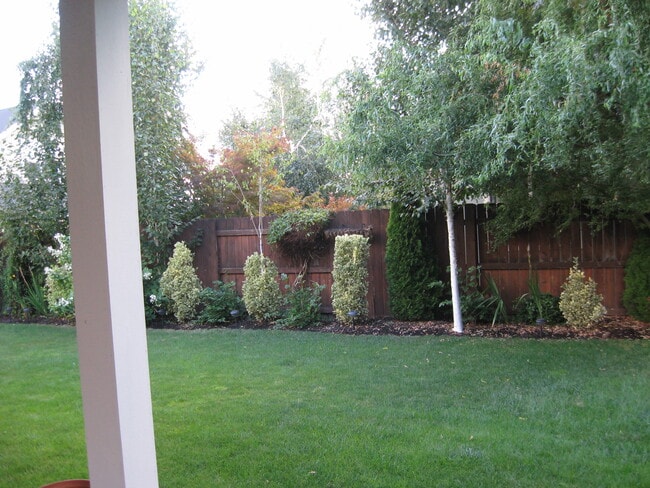 Building Photo - 657 Spring Valley Dr