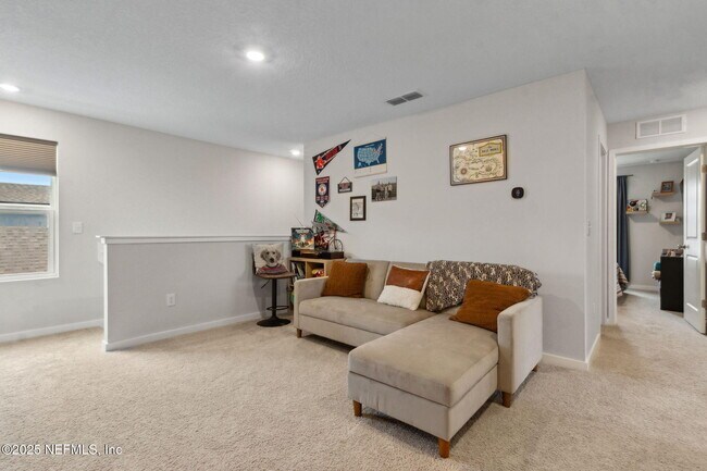 Building Photo - 14753 Cashew Ave
