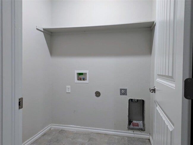 Building Photo - 13733 The Brook Blvd