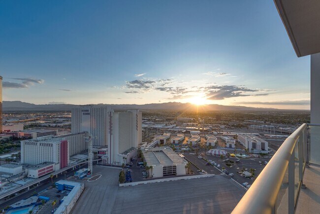 Building Photo - Sky Las Vegas - 2809