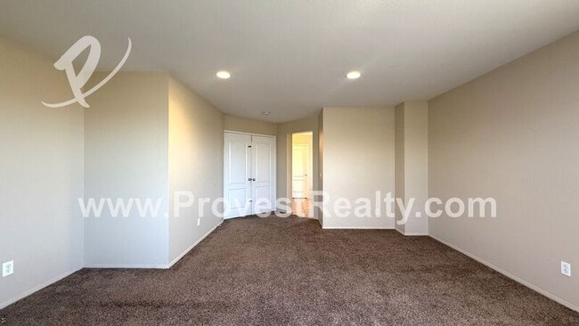 Building Photo - 9495 Apricot Ct