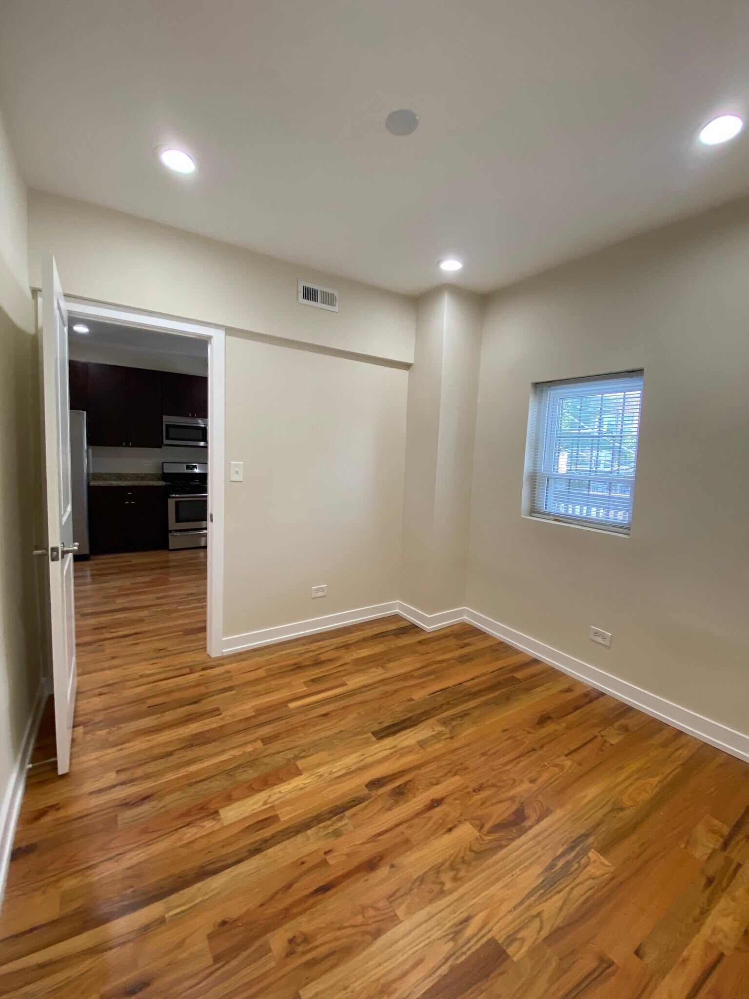 Building Photo - 2986 N Elston Ave