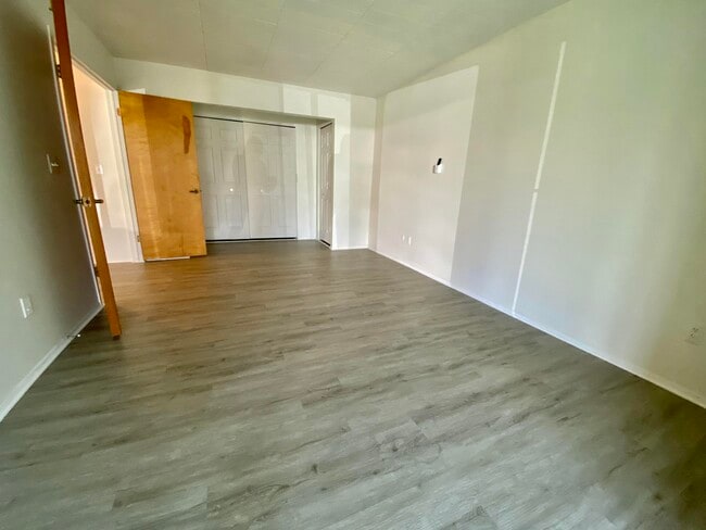 Building Photo - 18220 University Park Dr
