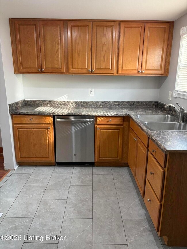 Building Photo - 604 Winkler Ave