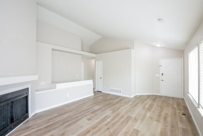Building Photo - 7165 Routt St