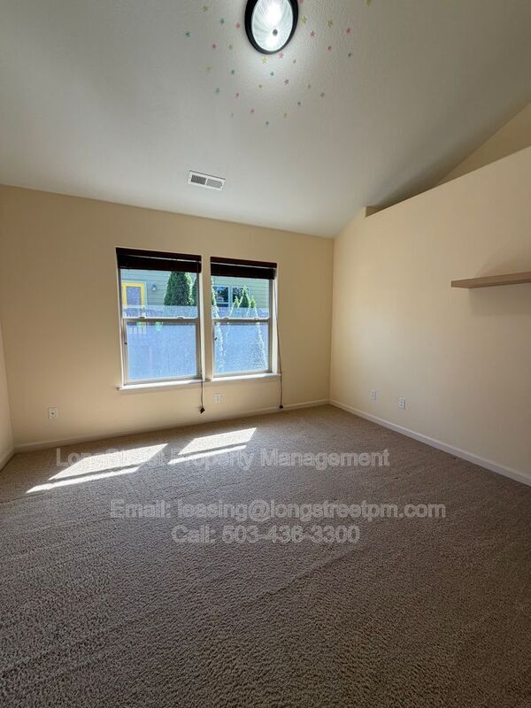 Building Photo - 823 Crouchen St NW