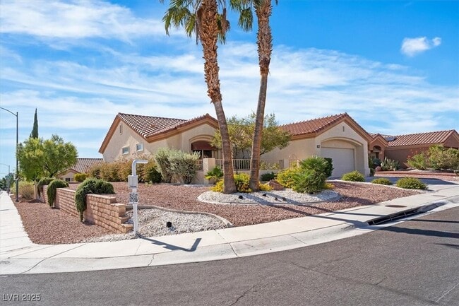 Building Photo - 2652 Youngdale Dr