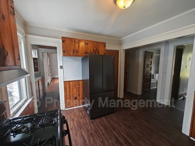 Building Photo - 83 Norton St