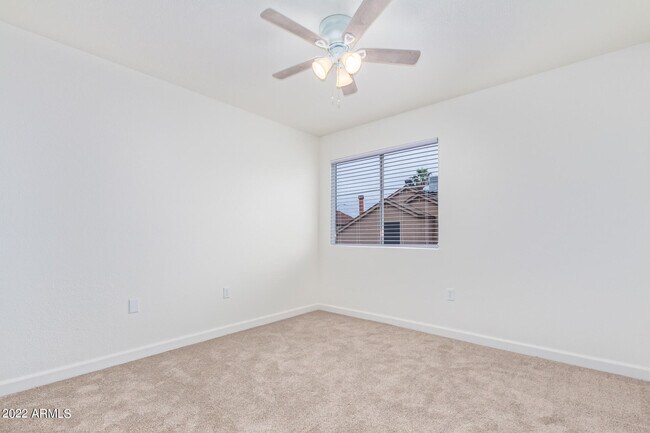 Building Photo - 509 E Rimrock Dr