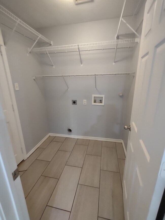 Primary Photo - Beautiful home in nice neighborhood