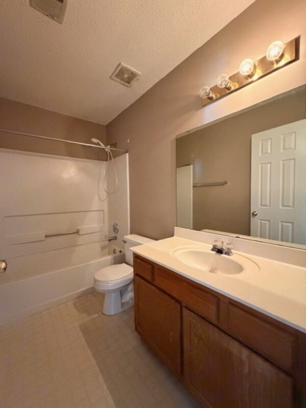 Building Photo - 229 Stonewood Dr