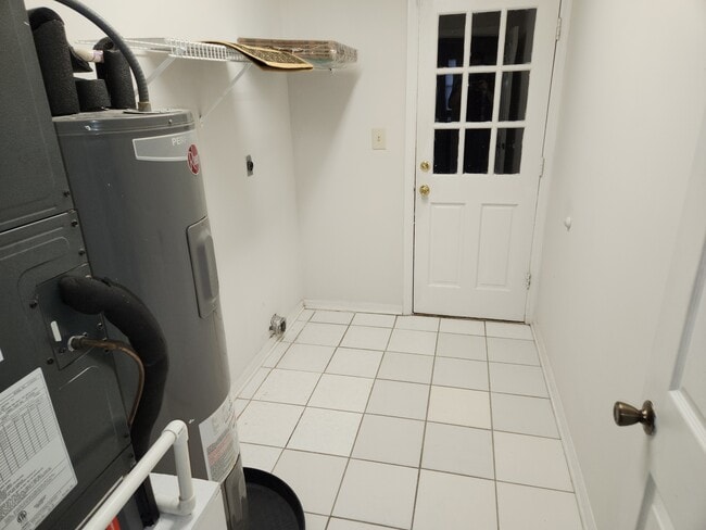 Building Photo - 6105 W 2nd Manor