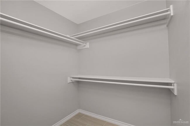 Building Photo - 21 E Moore Rd