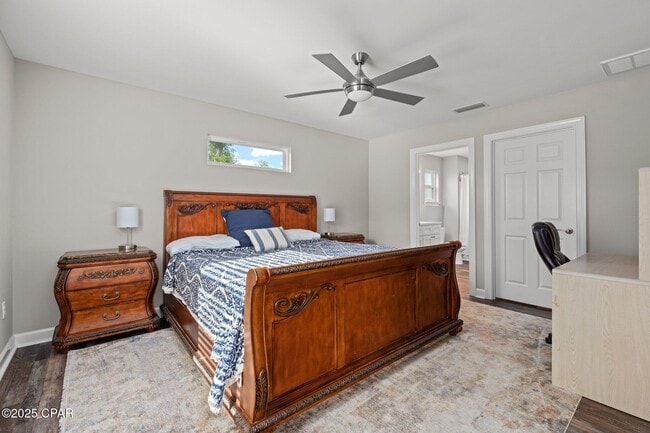 Building Photo - 1709 Hickory Ave