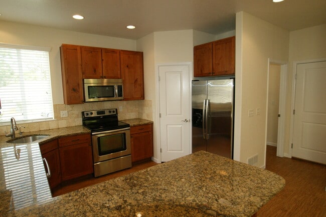 Building Photo - 426 Saint Ida Cir