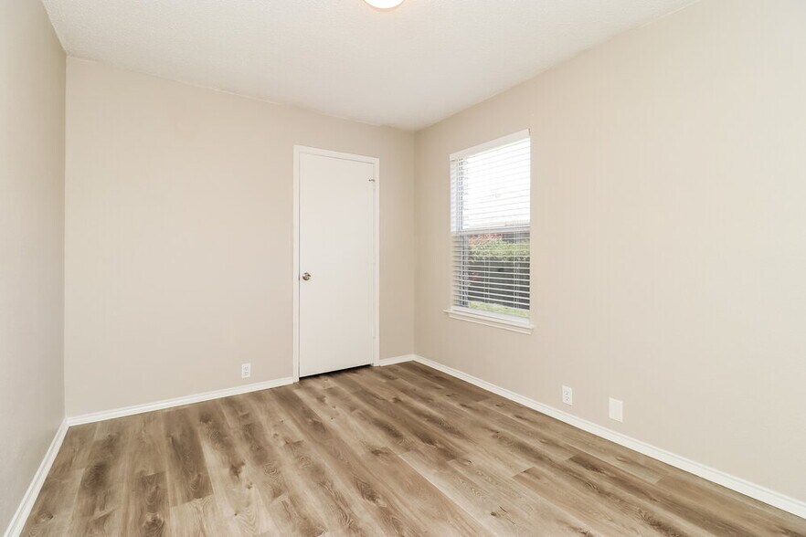 Building Photo - 1406 Kilkenny Dr