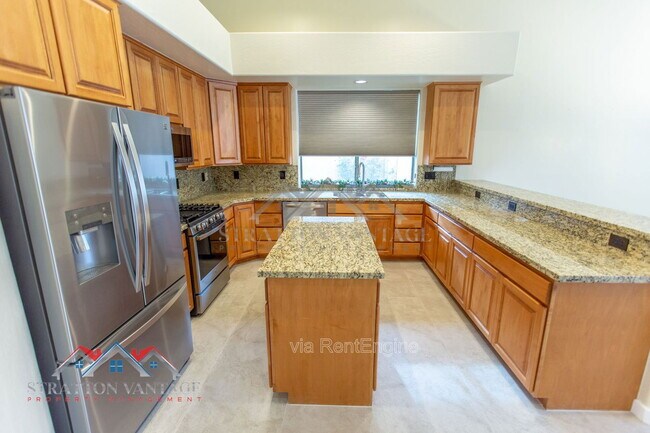 Building Photo - 9562 E Cavalry Dr