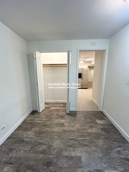 Building Photo - 1160 N La Salle Dr