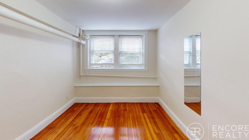 Building Photo - 7 Mt Hood Rd