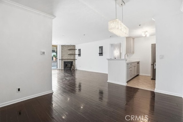 Building Photo - 7320 Hawthorn Ave