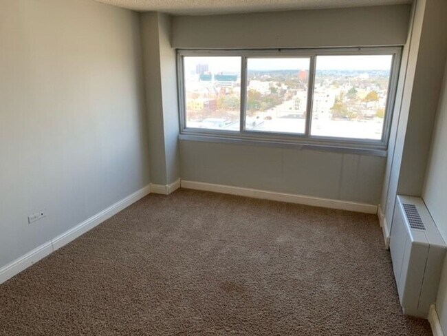 Building Photo - sp182