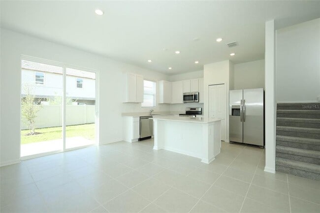 Building Photo - 2618 Skyline Lp