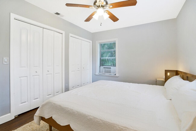 Building Photo - 413 36th St