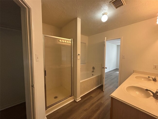 Building Photo - 24011 Goodfellow Dr