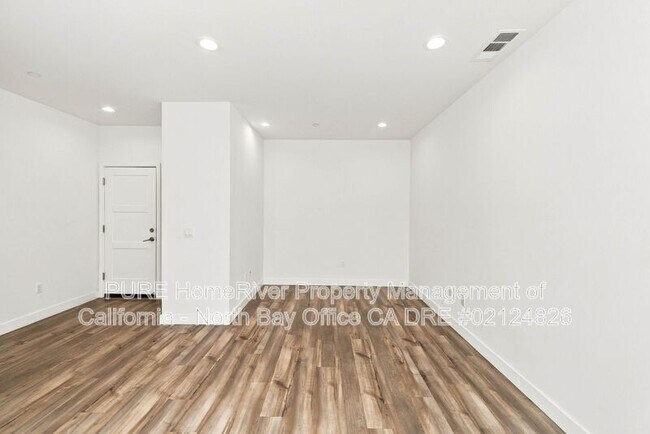 Building Photo - 259 Gambrel Cir