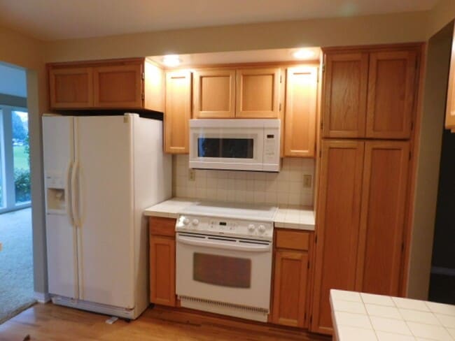Building Photo - 3Bd/2Ba Single Story Home-For viewing!