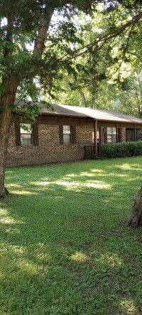 Building Photo - 7 MacArthur Dr