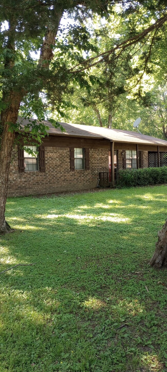 Primary Photo - 7 MacArthur Dr