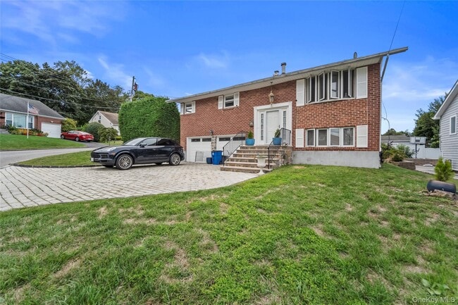 Building Photo - 35 Westwind Rd