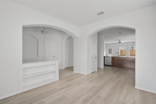 Building Photo - 315 Diamondleaf Dr