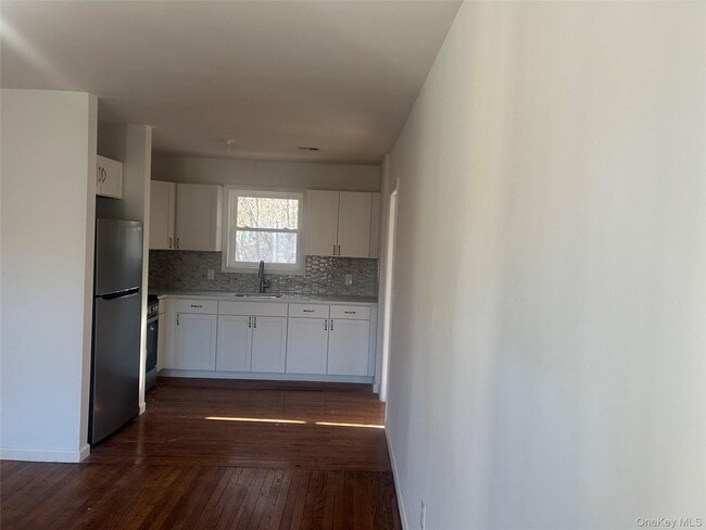 Building Photo - 15 Waldron Ave