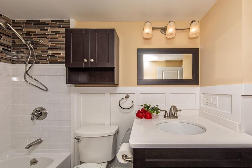 Building Photo - 1 Silvestri Cir