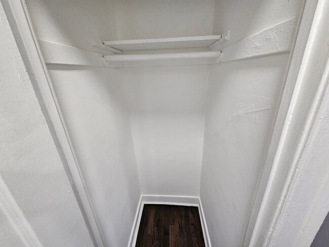 Building Photo - 6551 N Francisco Ave