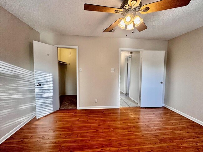 Building Photo - 8106 Hood Cir