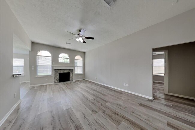 Building Photo - 12231 Piney Bend Dr