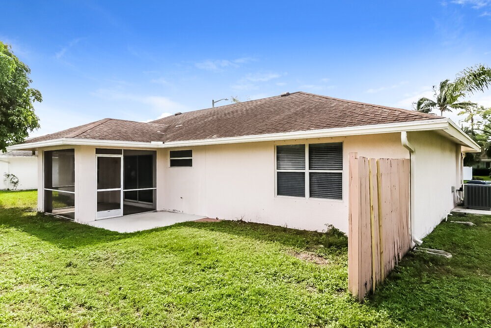 Building Photo - 116 Brook Woode Ave