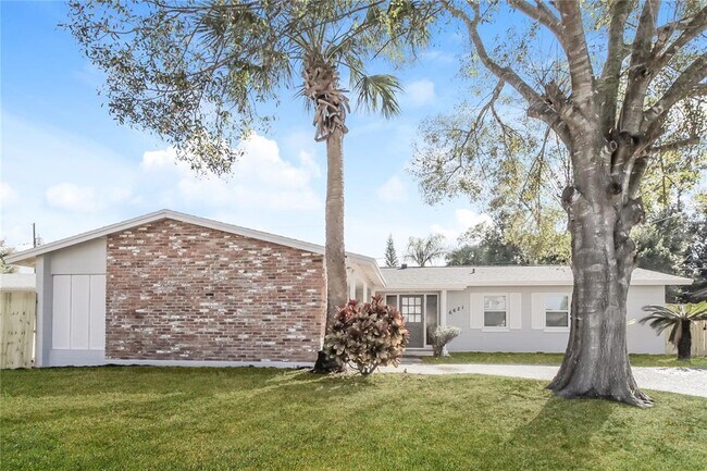 Primary Photo - 6621 Voltaire Dr